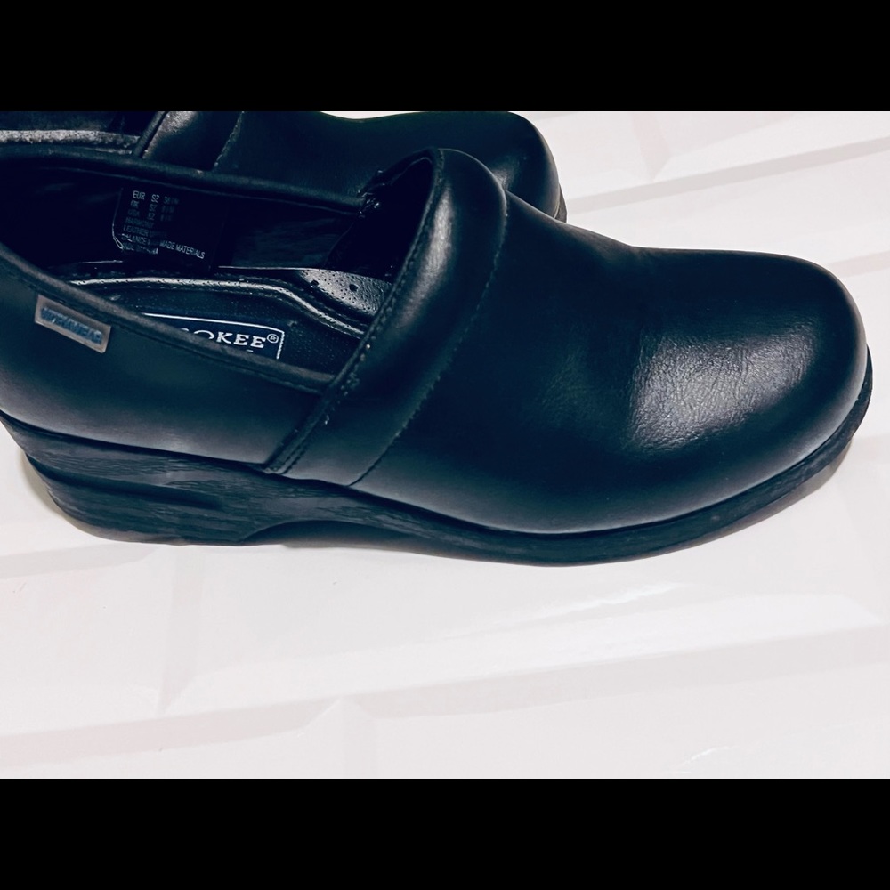Cherokee Black nurse shoes size 8.5